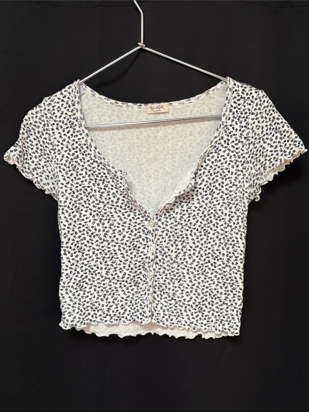 PacSun White Navy Ditsy Floral Button Crop Top